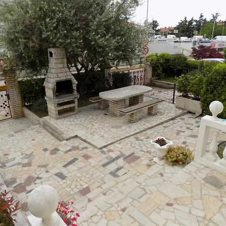 Leporiz Apartment