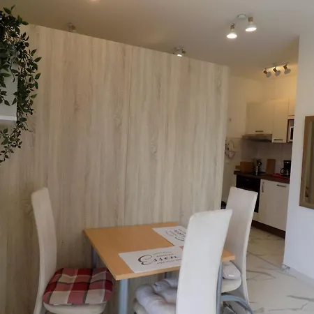 Leporiz Apartment *